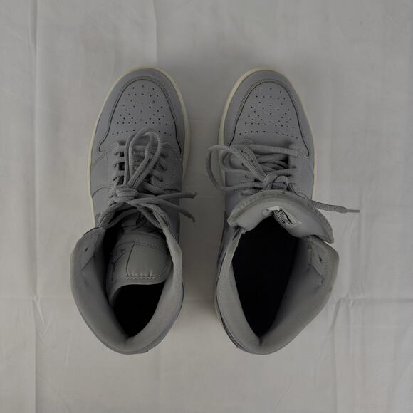 Nike Air Jordan 1 Mid Wolf Grey Men’s Size 8.5 Basketball Shoes Retro‎ OG - Picture 10 of 16